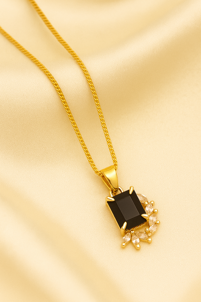 Zelra Enchanted Black Gem Pendant Necklace – Effortless Elegance Redefined